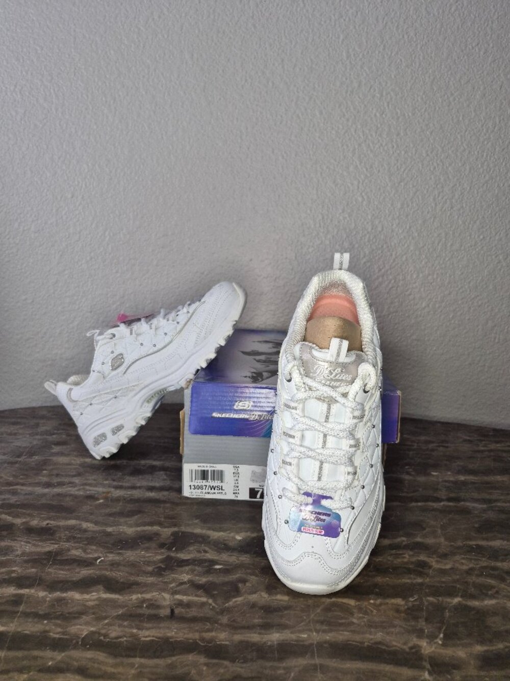 Skechers Women's D'Lites Fresh Start Sneaker white - Sz 7.5 NWT